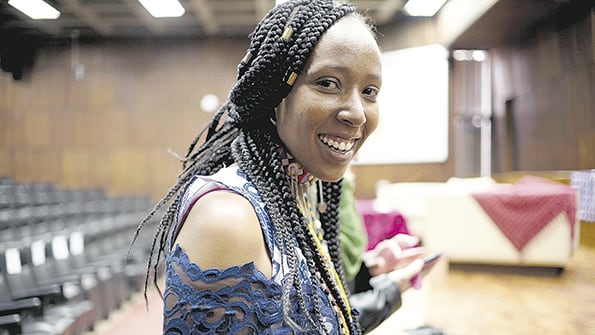 Lilian Naserian Martine durante su visita a la Universidad Nacional de Cuyo.