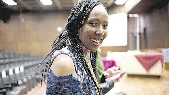 Lilian Naserian Martine durante su visita a la Universidad Nacional de Cuyo.