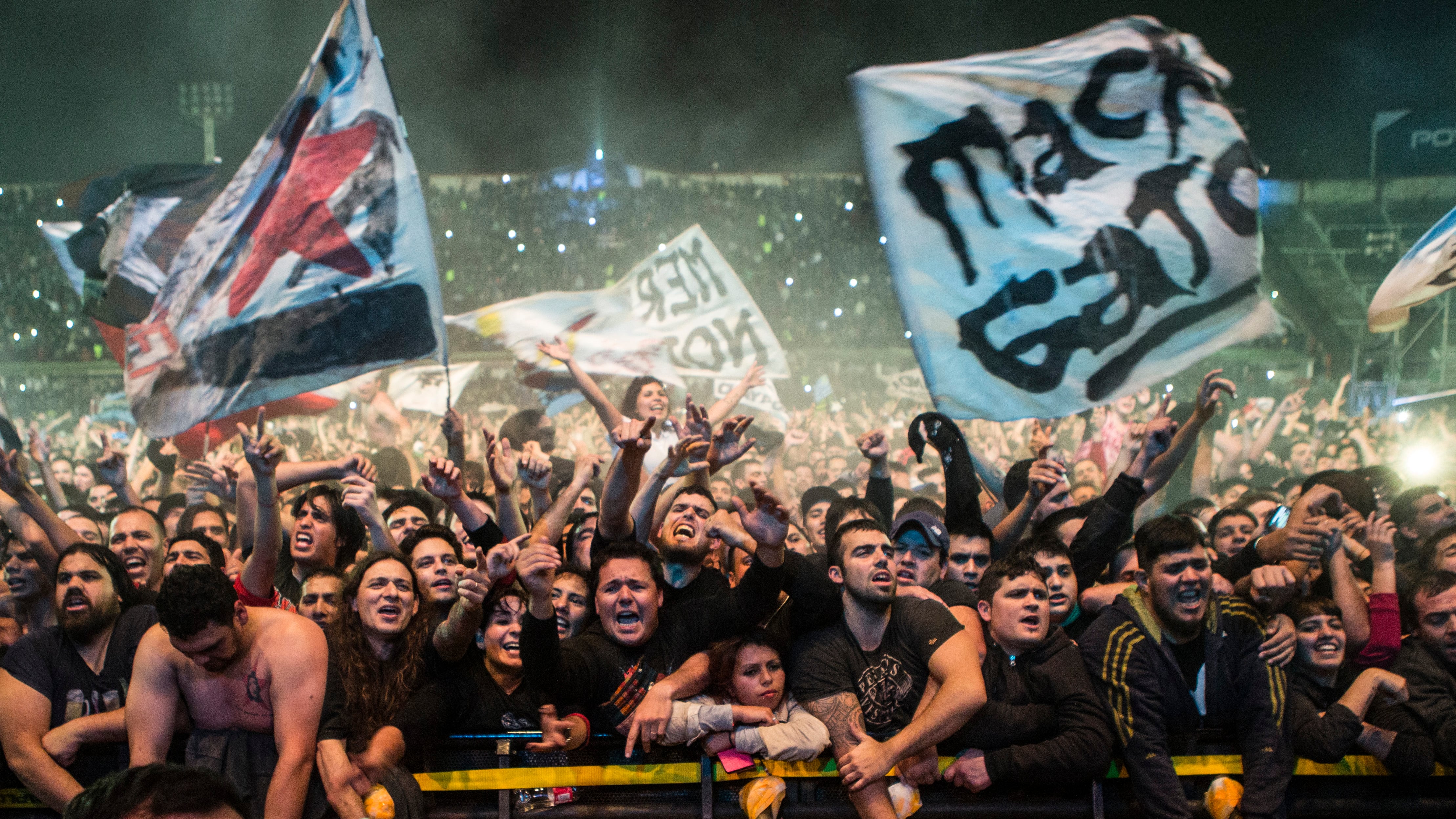 El trío sufrió al menos seis cancelaciones por motivos que parecen relacionados a su tendencia política.
