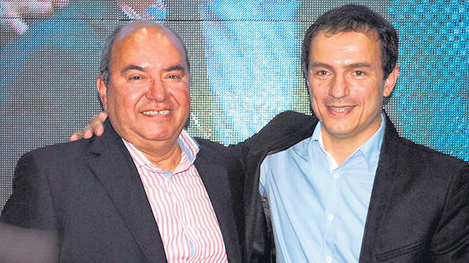 Julio Amoroso (izquierda) junto al intendente de Cambiemos, Sebastián Abella.