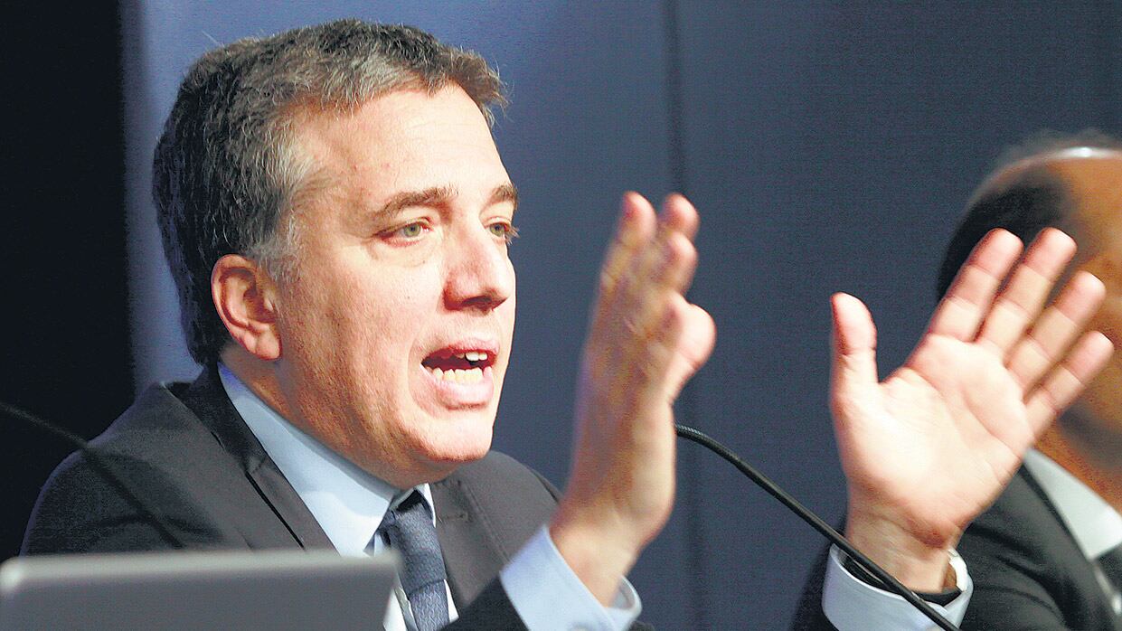 Nicolás Dujovne, ministro de Hacienda. El cumplimiento de las metas fiscales en el primer plano.