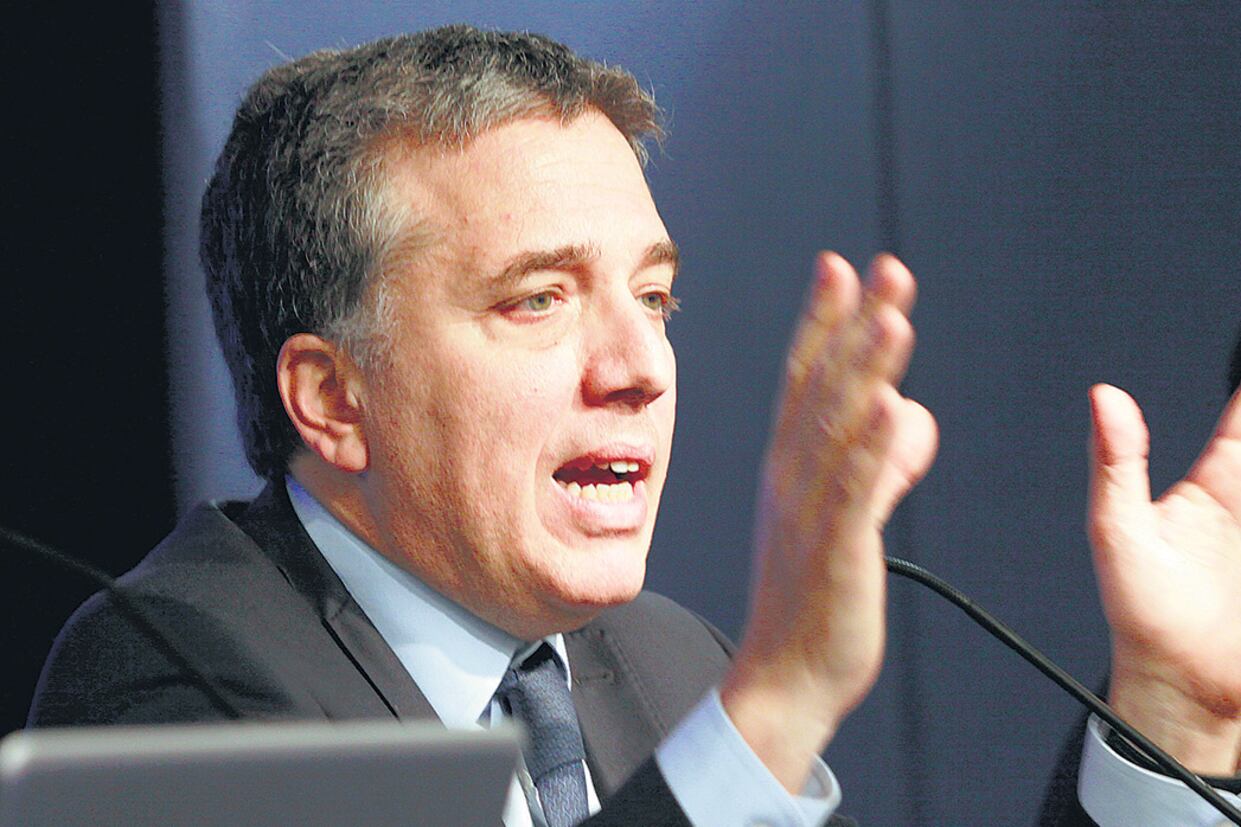 Nicolás Dujovne, ministro de Hacienda. El cumplimiento de las metas fiscales en el primer plano.