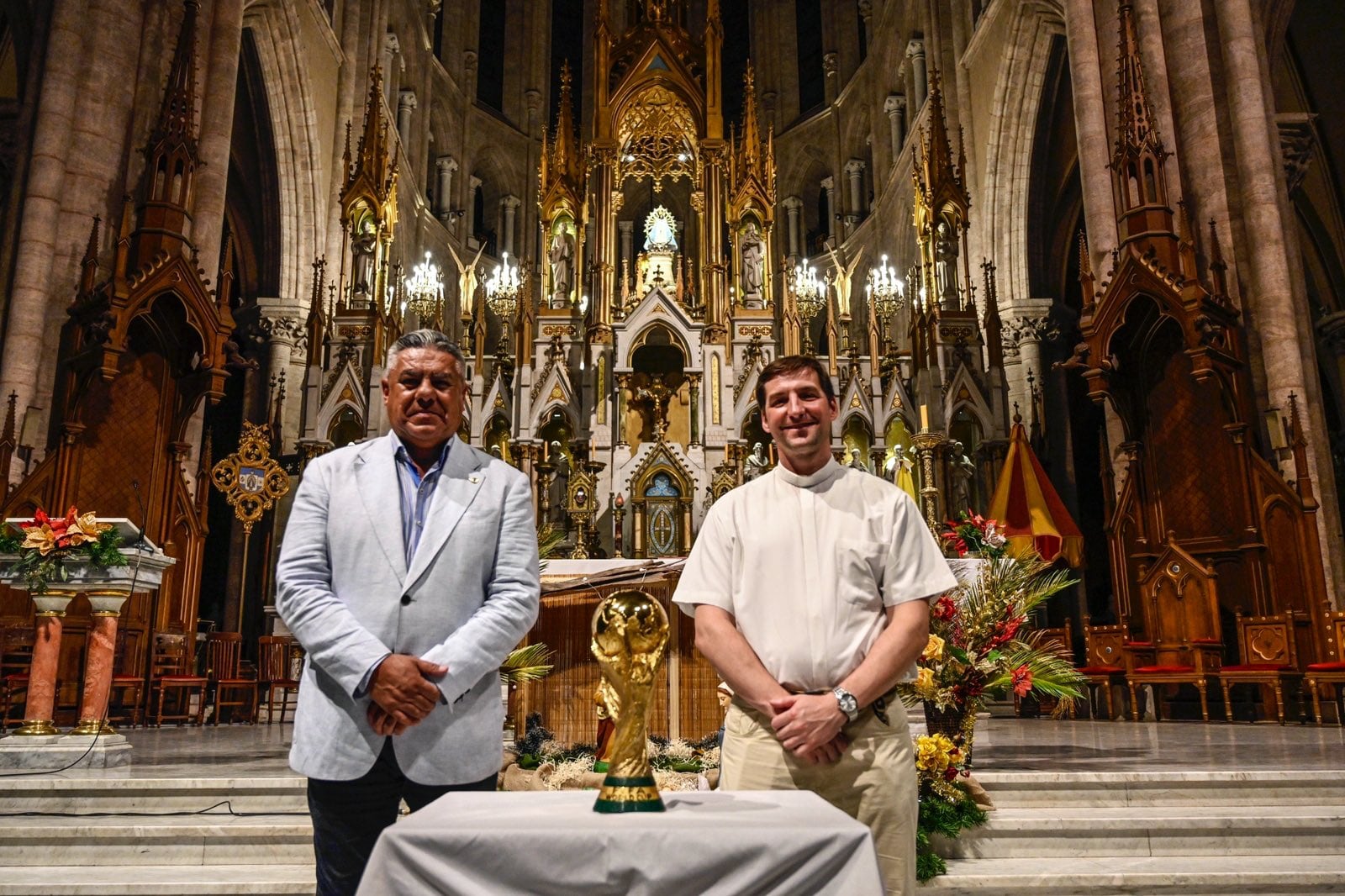 La Copa del Mundo en la Basílica de Luján. Imagen: @tapiachiqui.