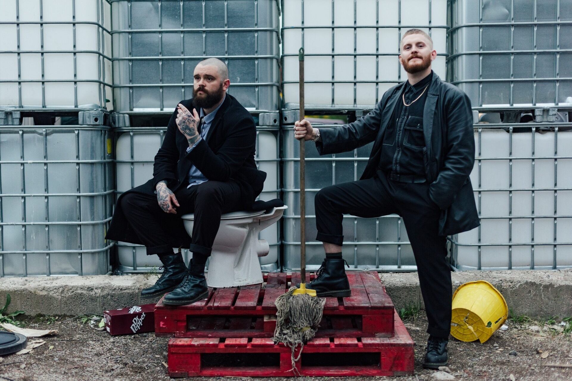 El minimalismo sonoro de Big Special le deja el peso a palabras dolientes, áridas, que expresan tanto la mala salud mental como el desencanto político