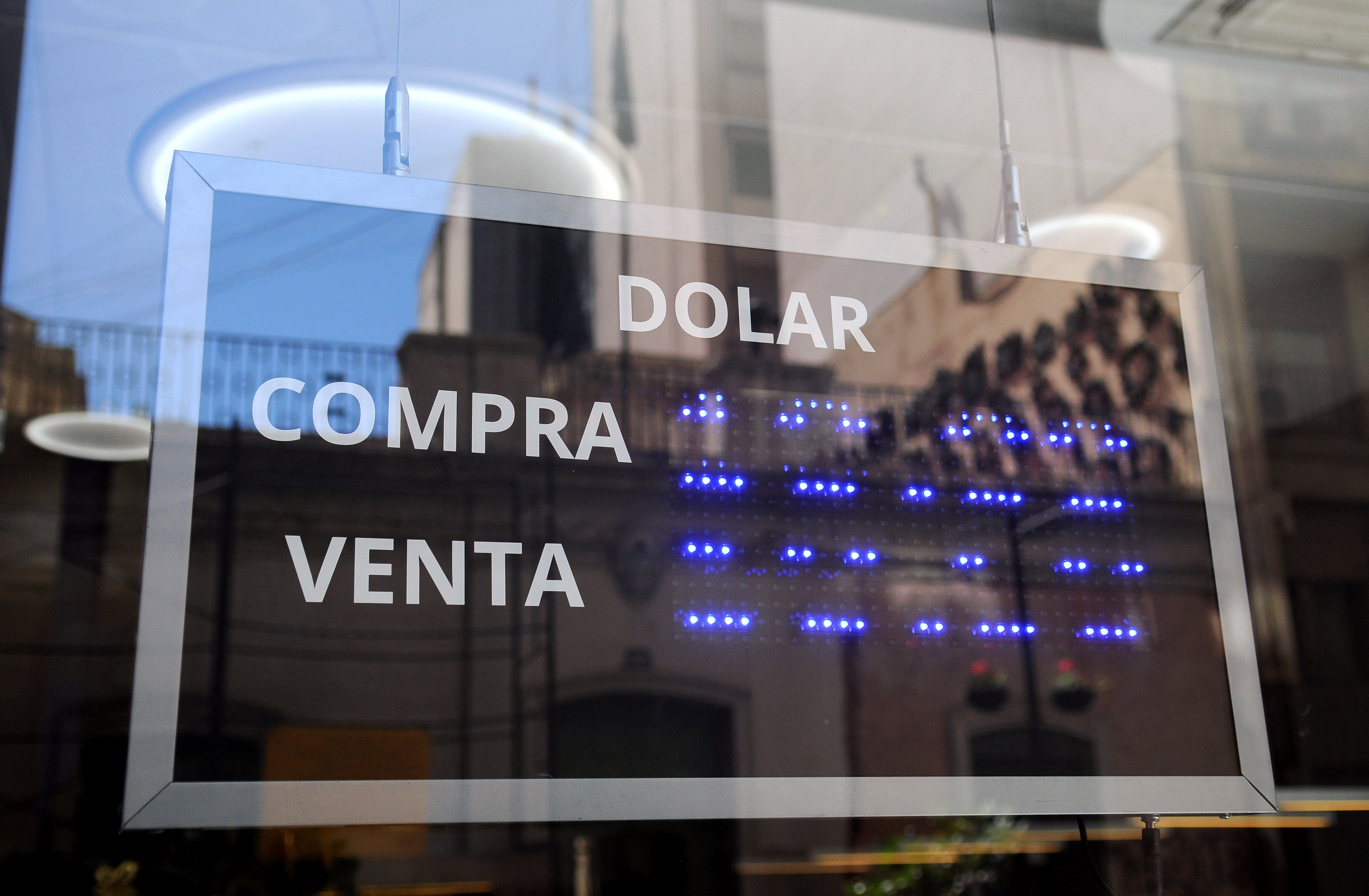 La paridad cambiaria es una de las principales variables de la economía argentina.