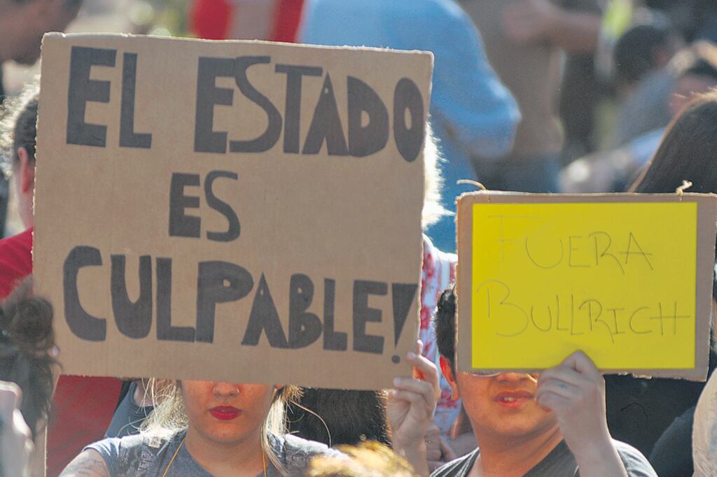 Organizaciones sociales y políticas y personas que se autoconvocaron estuvieron ayer en la Plaza.