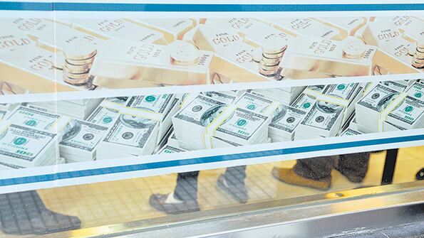 La fuga hacia el dólar es la contracara de la liquidación masiva de activos en pesos, de bonos de la deuda argentina y de acciones.