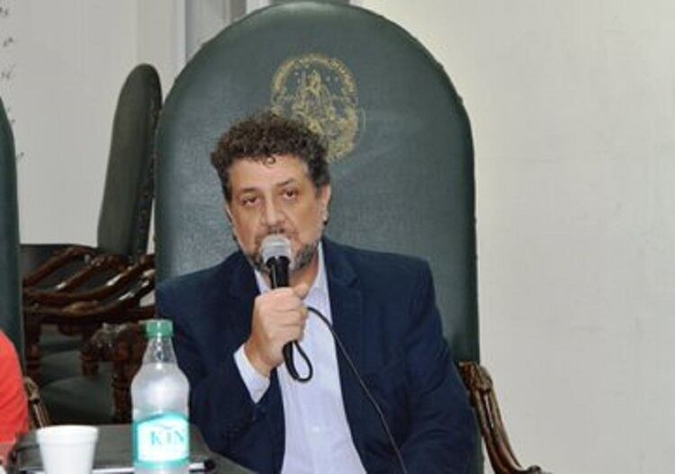 El ex juez compite en la interna del Frente de Todos en La Plata. 