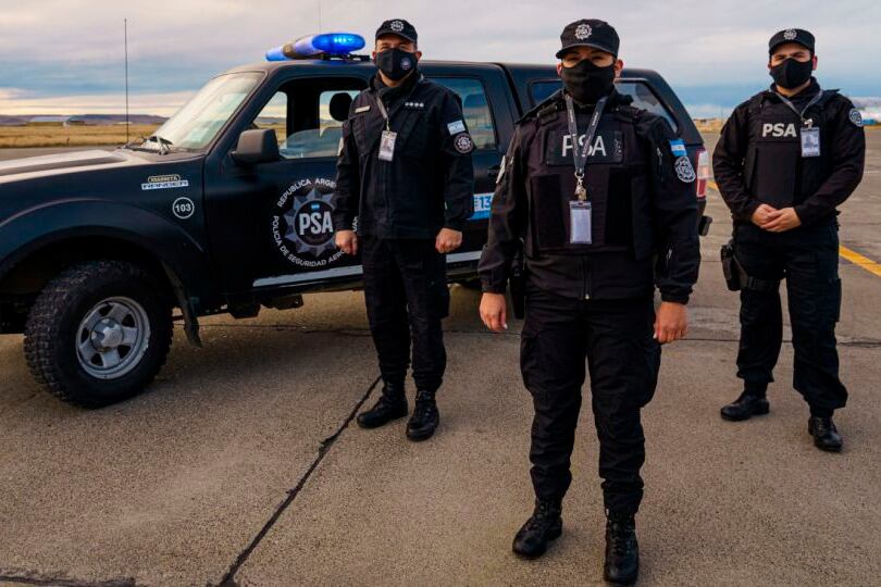 “No promovemos ningún tipo de modificación obligada sobre cómo se deben vestir, si no dar opciones de una vestimenta unisex", explicaron las autoridades de la PSA.