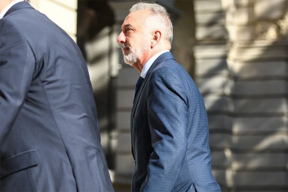 El juez federal Bailaque al salir de una de las audiencias recientes.