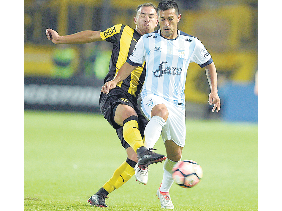 Acosta y Arias, en lucha.