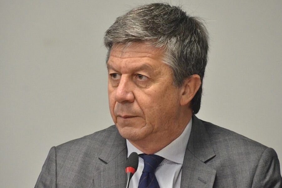 El diputado radical Gustavo Menna dio positivo en el test de PCR que realiza la Cámara baja antes de cada sesión.