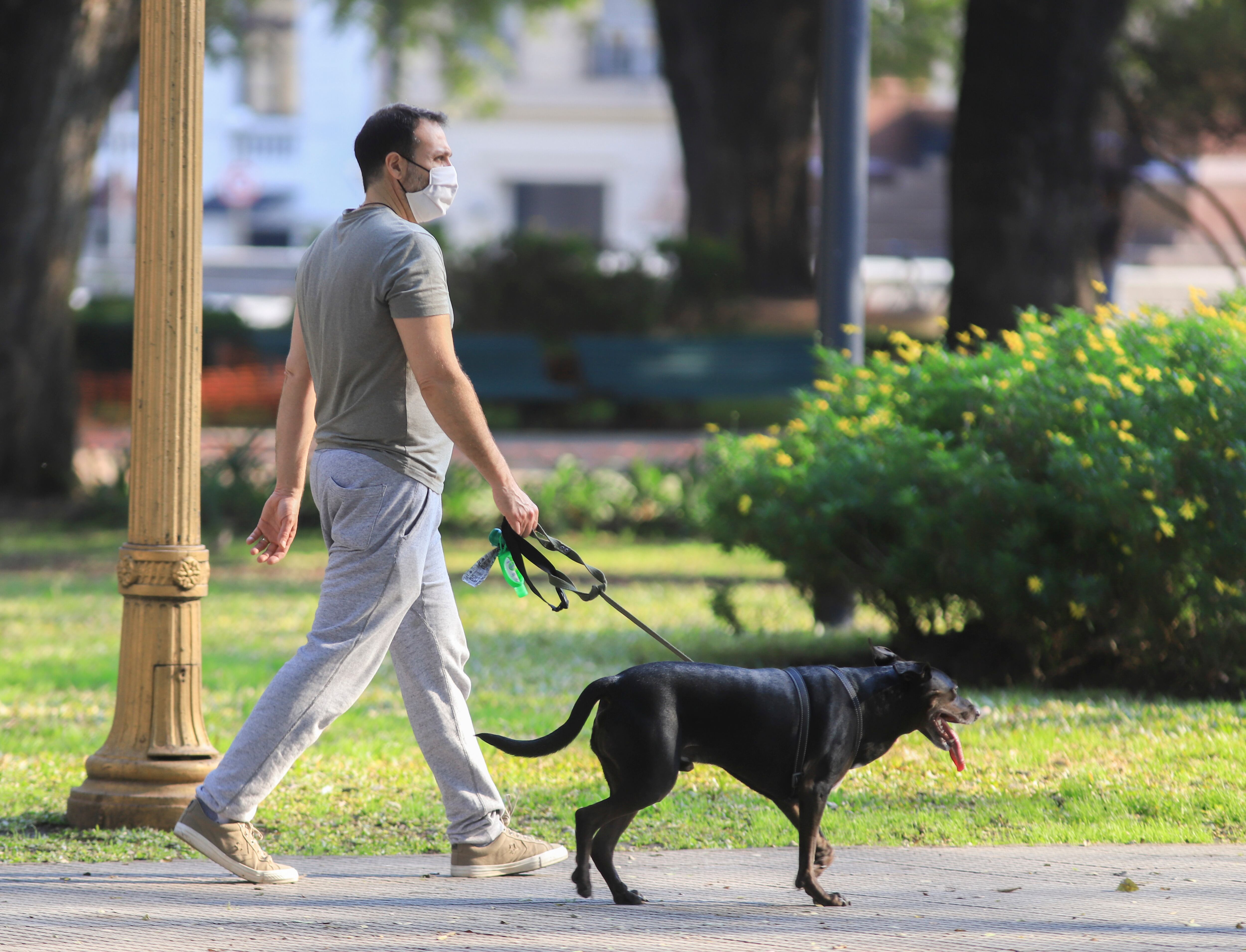 El Servicio Meteorológico pronostica que este miércoles 6 de enero estará nublado y caluroso en la Ciudad de Buenos Aires.