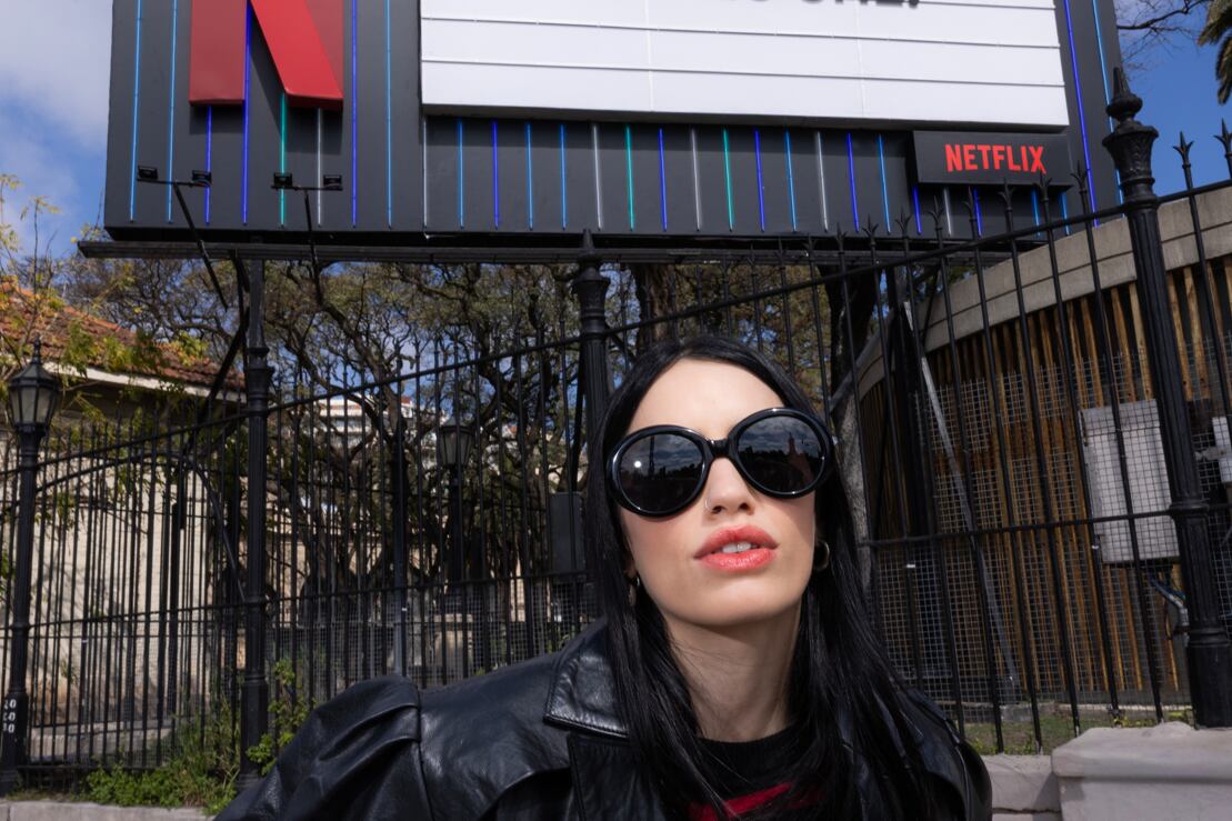 El lanzamiento del documental coincide con un presente arrollador. Lali ya agotó cinco Vélez en 2025, un hito sin precedentes en la música argentina