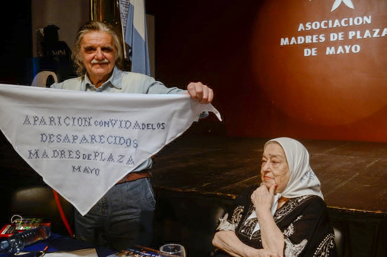 Horacio González en 2019, junto a Hebe de Bonafini.