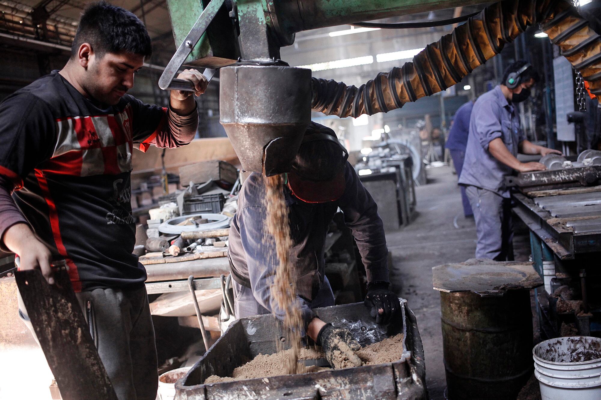 La desocupación es mayor entre las mujeres que entre los hombres.