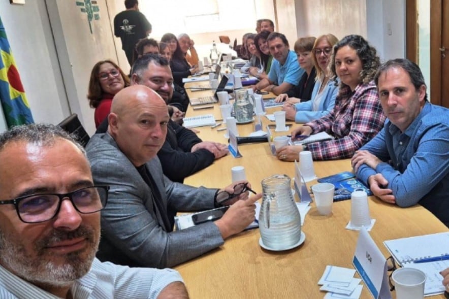 Cuatro sindicatos docentes de la FUDB aceptaron el 22% ofrecido por el Gobierno para noviembre. (Foto: FEB)