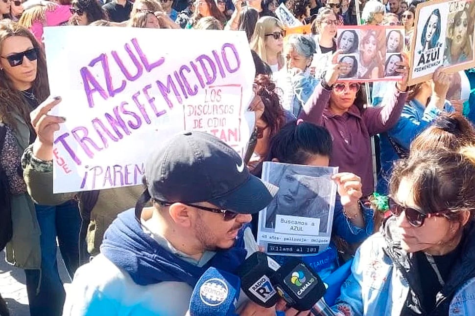 Marcos Semeñenko, hermano de la víctima Azul, habló con la prensa luego de la marcha en reclamo por su transfemicidio 