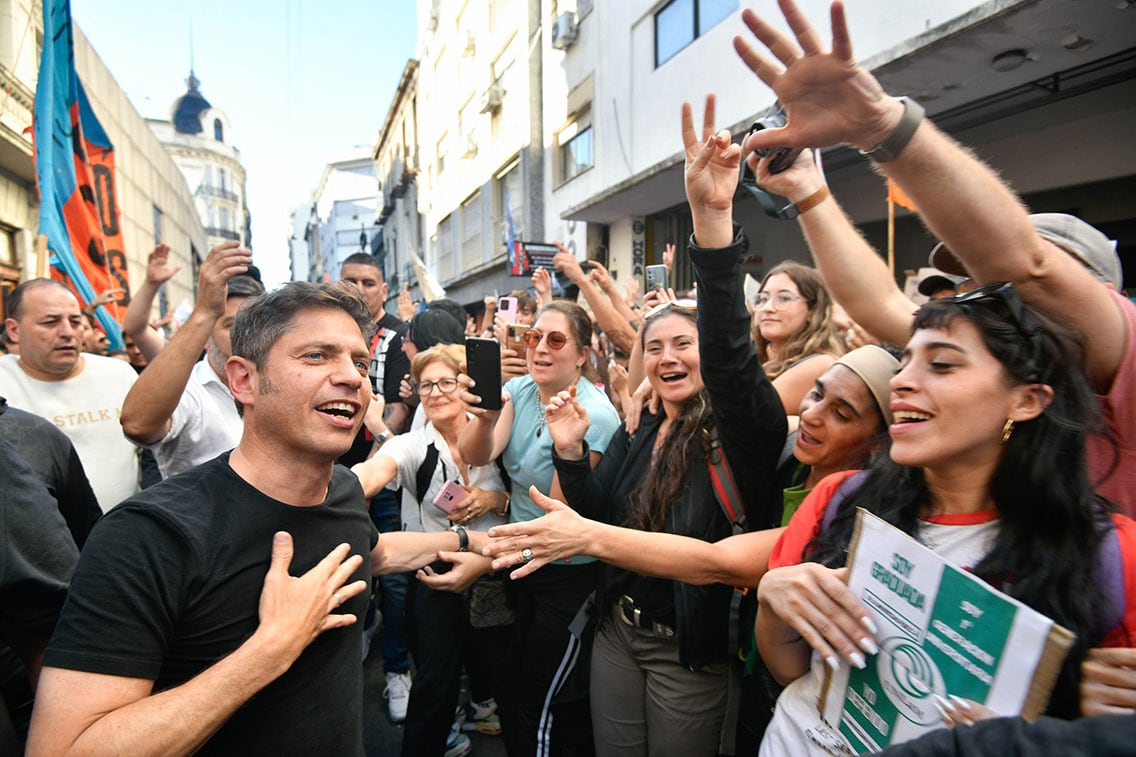 Axel Kicillof durante la marcha universitaria.
