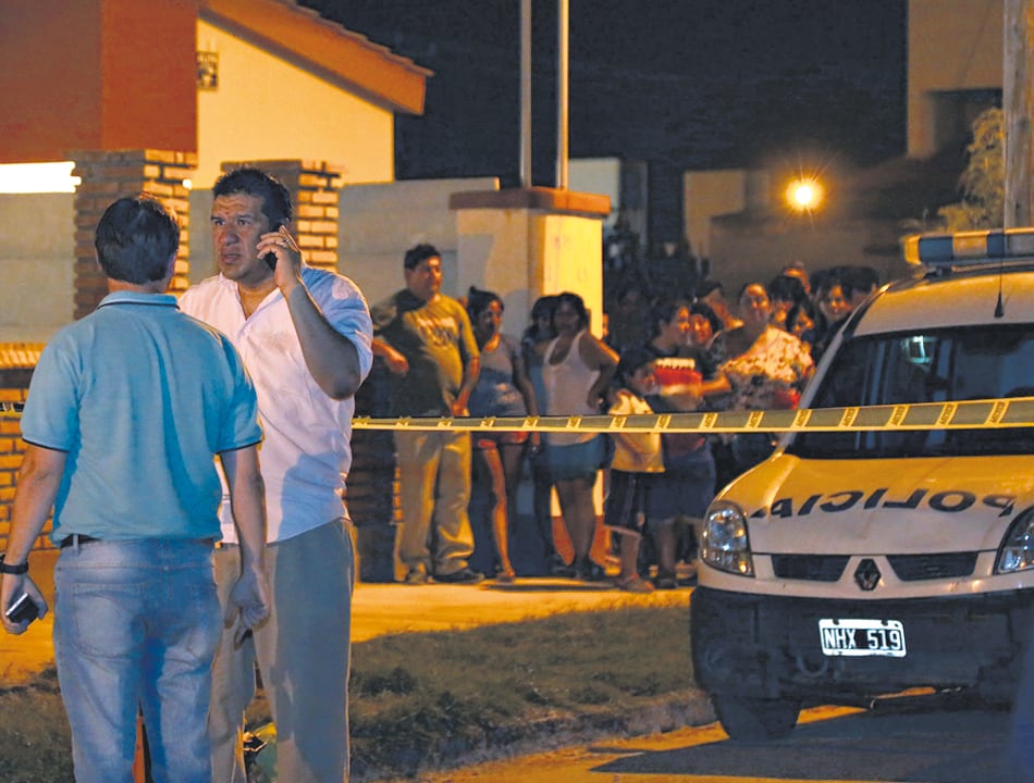 El femicida fue rescatado y anoche estaba internado en terapia intensiva.