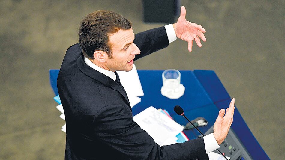 Macron impulsa una resistida reforma.