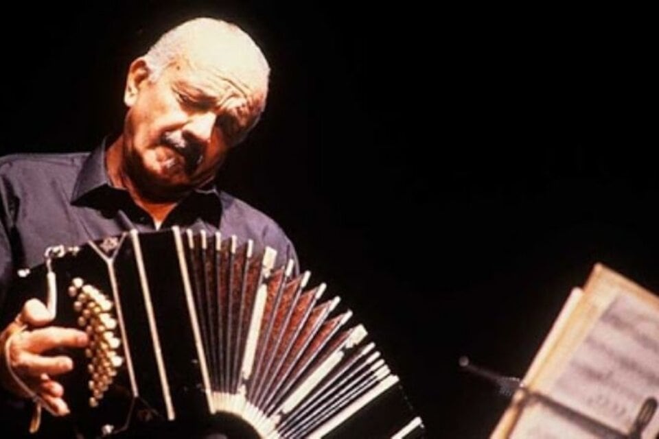 Astor Piazzolla tocó el 11 de junio de 1983 en el Teatro Colón un concierto íntegramente dedicado a su obra.