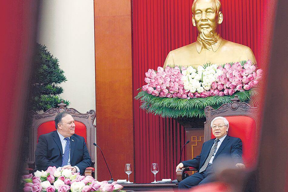 El enviado de Trump, Pompeo, se reunió con el secretario general del Partido Comunista, Nguyen Phu Trong.