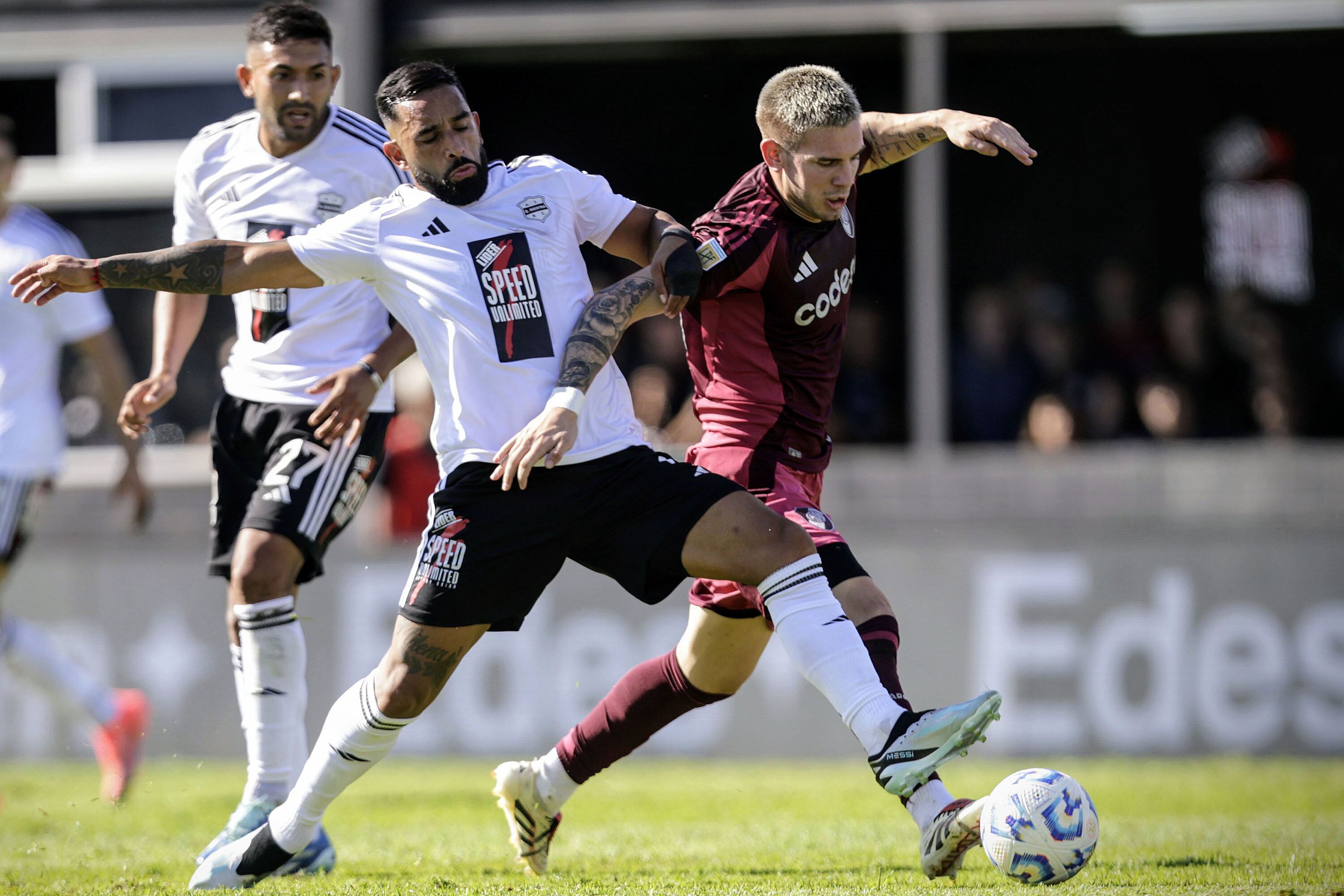 Franco Mastantuono sufre el rigor de la marca de Herrera