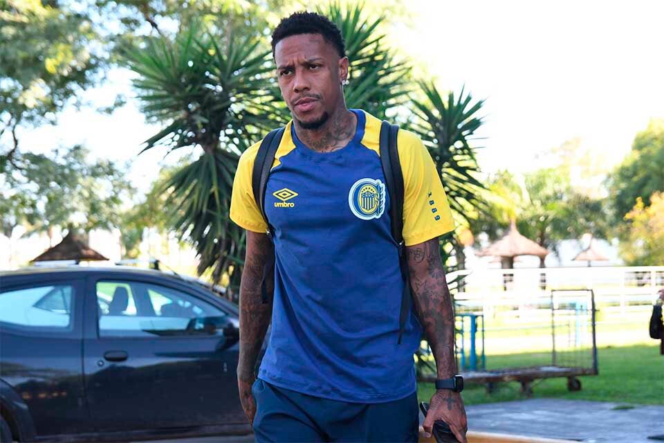 El uruguayo Abel Hernández debutará como titular.