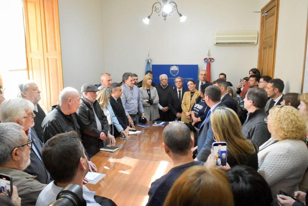 Convencionales peronistas recibieron a los sindicatos. 