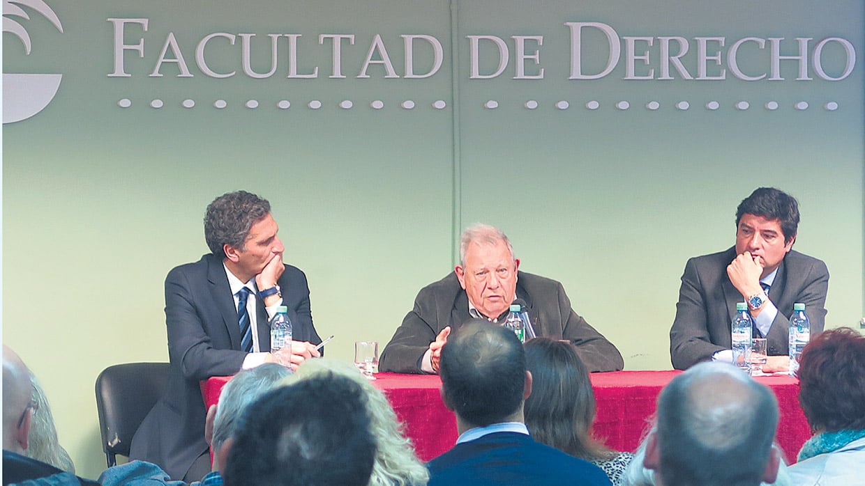Uno de los paneles: el camarista Marcelo Madina, el jurista Julio Maier y el juez de Casación Alejandro Slokar.