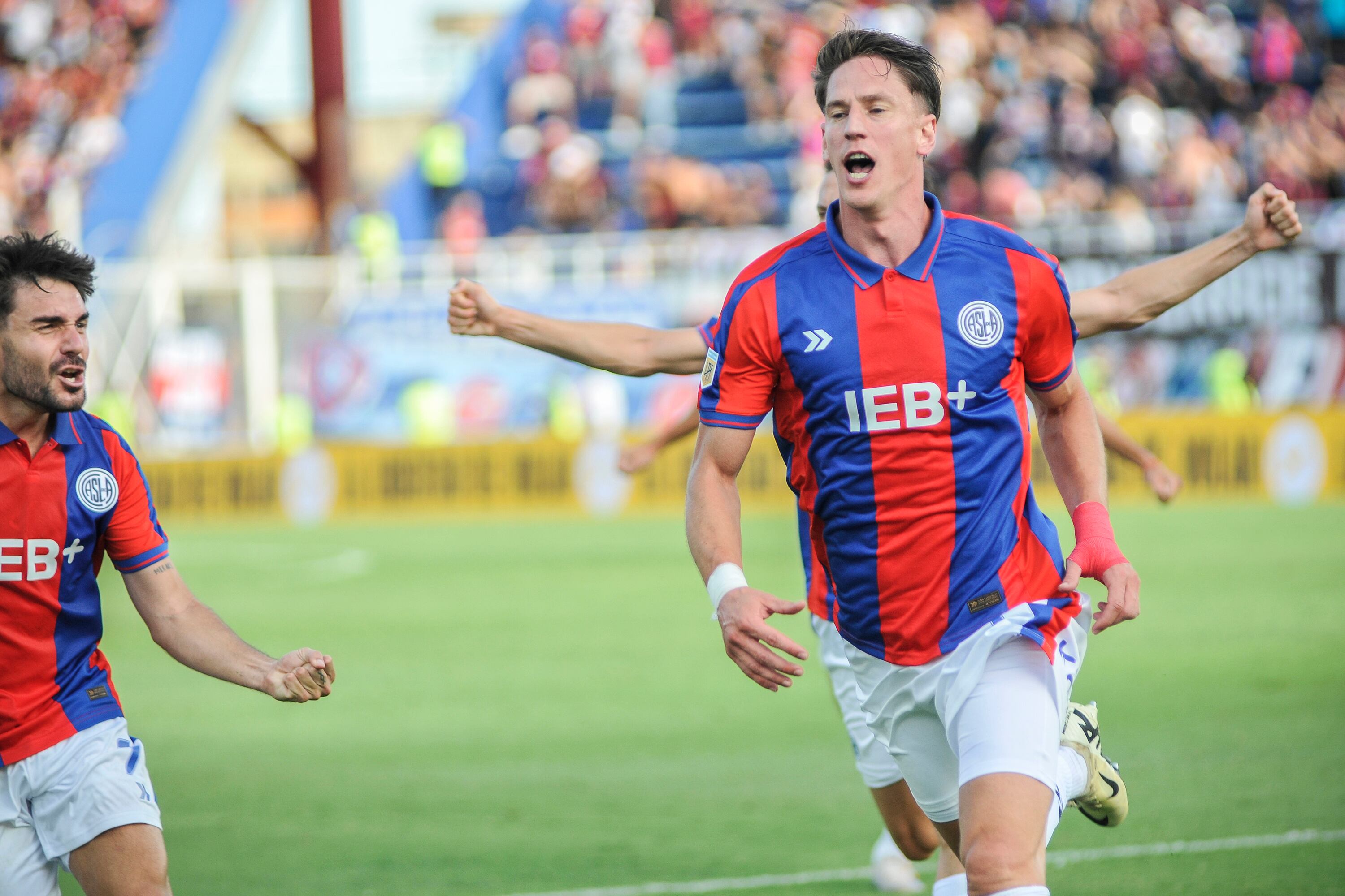 Vombergar le dio el triunfo a San Lorenzo a diez minutos del final