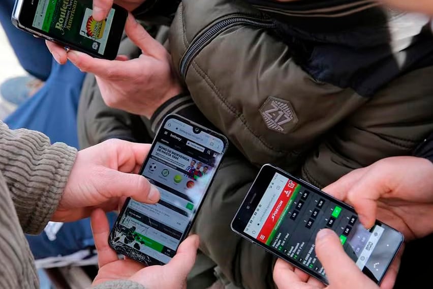 El proyecto advierte sobre los peligros que genera la adicción a las pantallas.