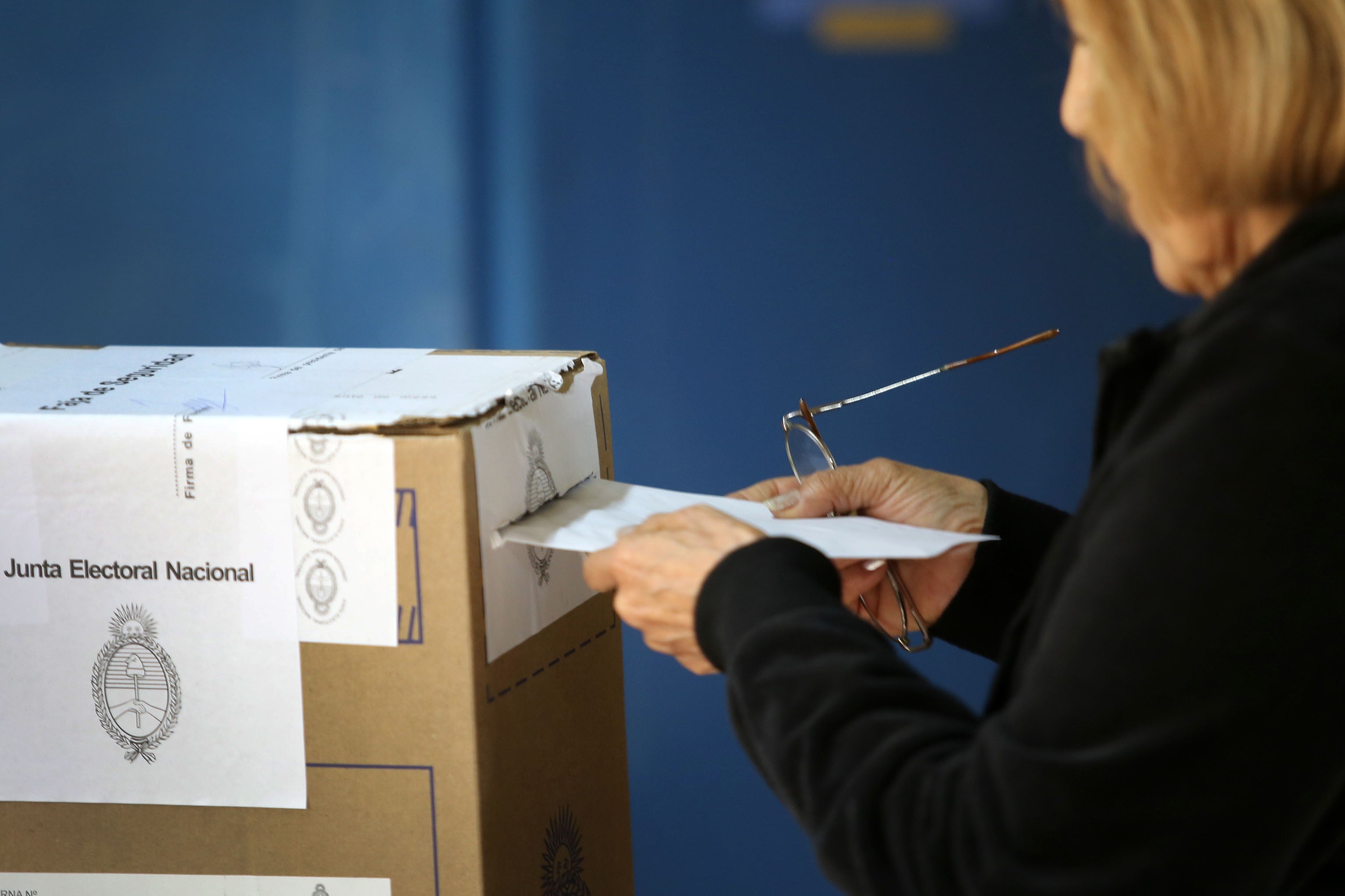 Aquellos que no voten en las PASO 2023 y no puedan justificar su ausencia deberán abonar una multa