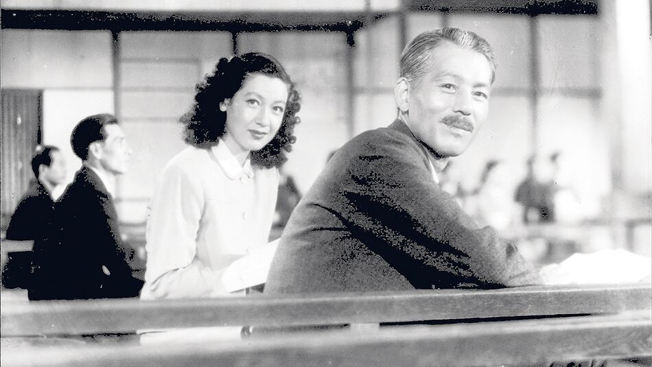 Setsuko Hara y Chishu Ryu en Primavera tardía (1949).