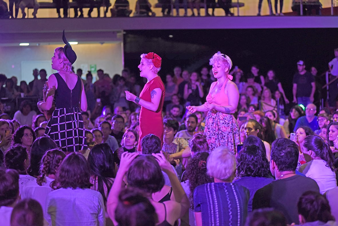 Una de las actividades del programa fue el recital que bridaron Miau Trío y Julieta Venegas.