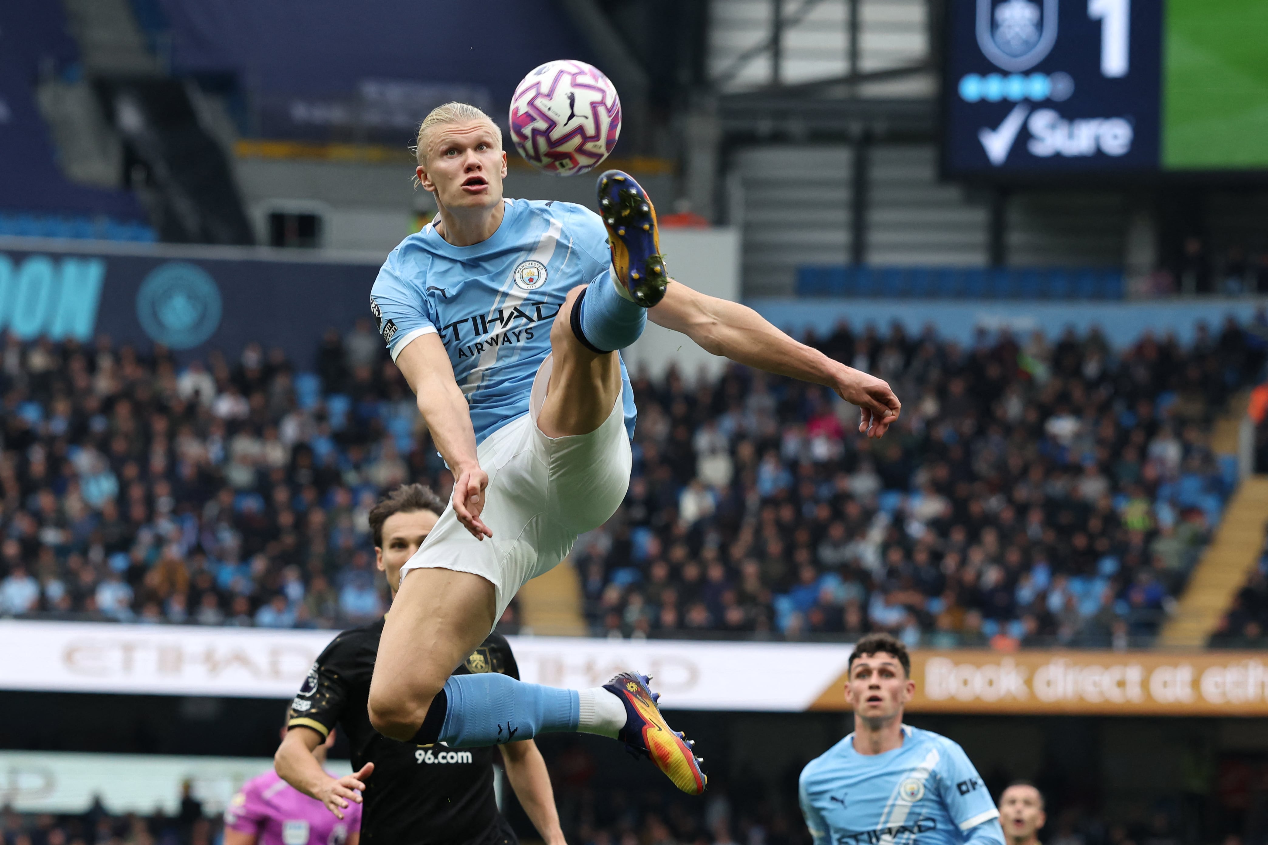 Haaland volvió a anotar un doblete y es el máximo goleador de la Premier