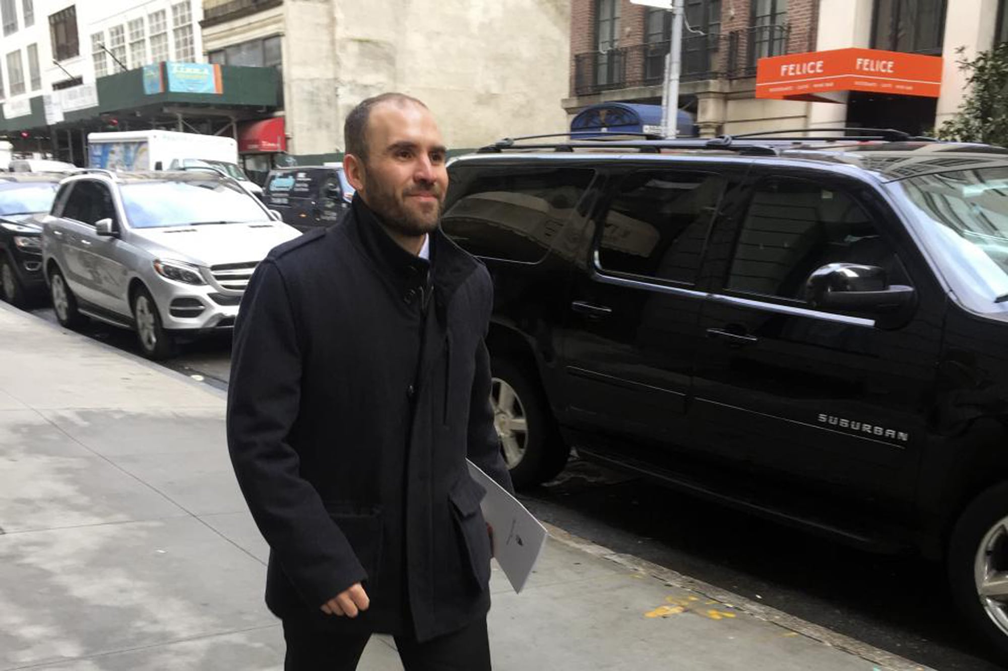 El ministro de Economía regresa a la Argentina.