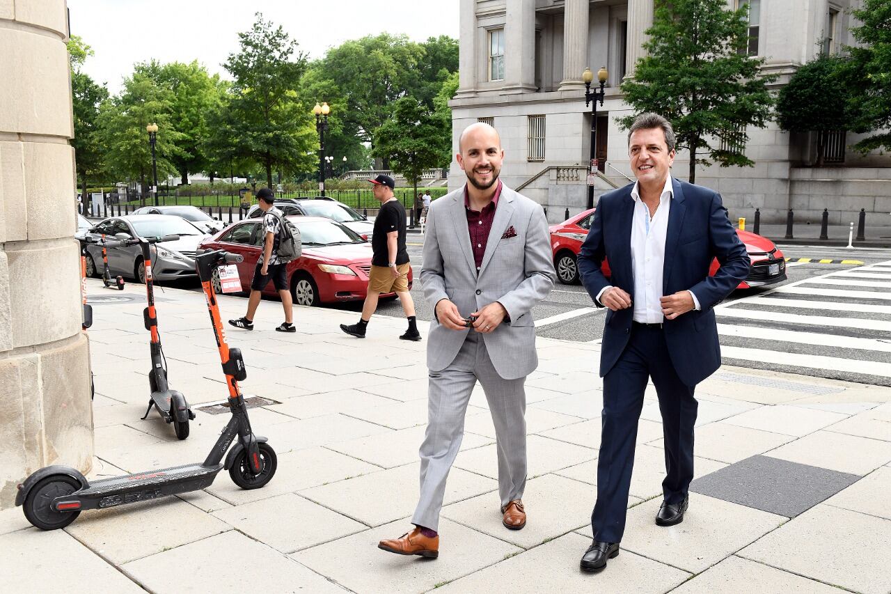  Sergio Massa, comenzó este domingo su gira por el este de Estados Unidos, donde lo espera una intensa agenda de reuniones en Washington y Nueva York.