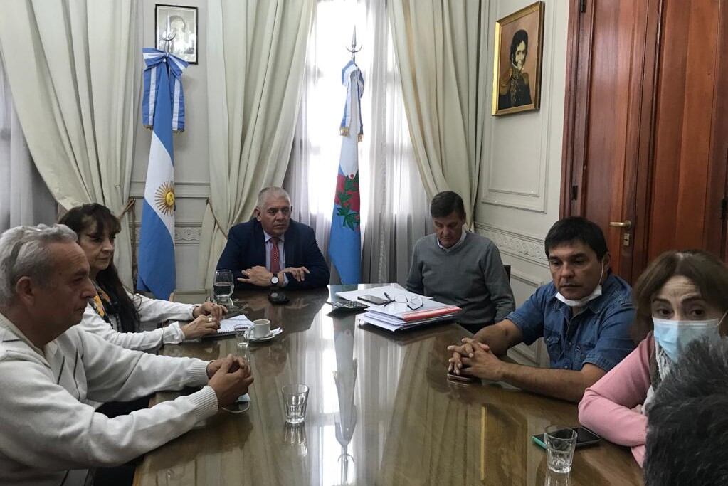 El titular de Hacienda, Jorge Quintero ofreció un incremento a los médicos. No hubo acuerdo.