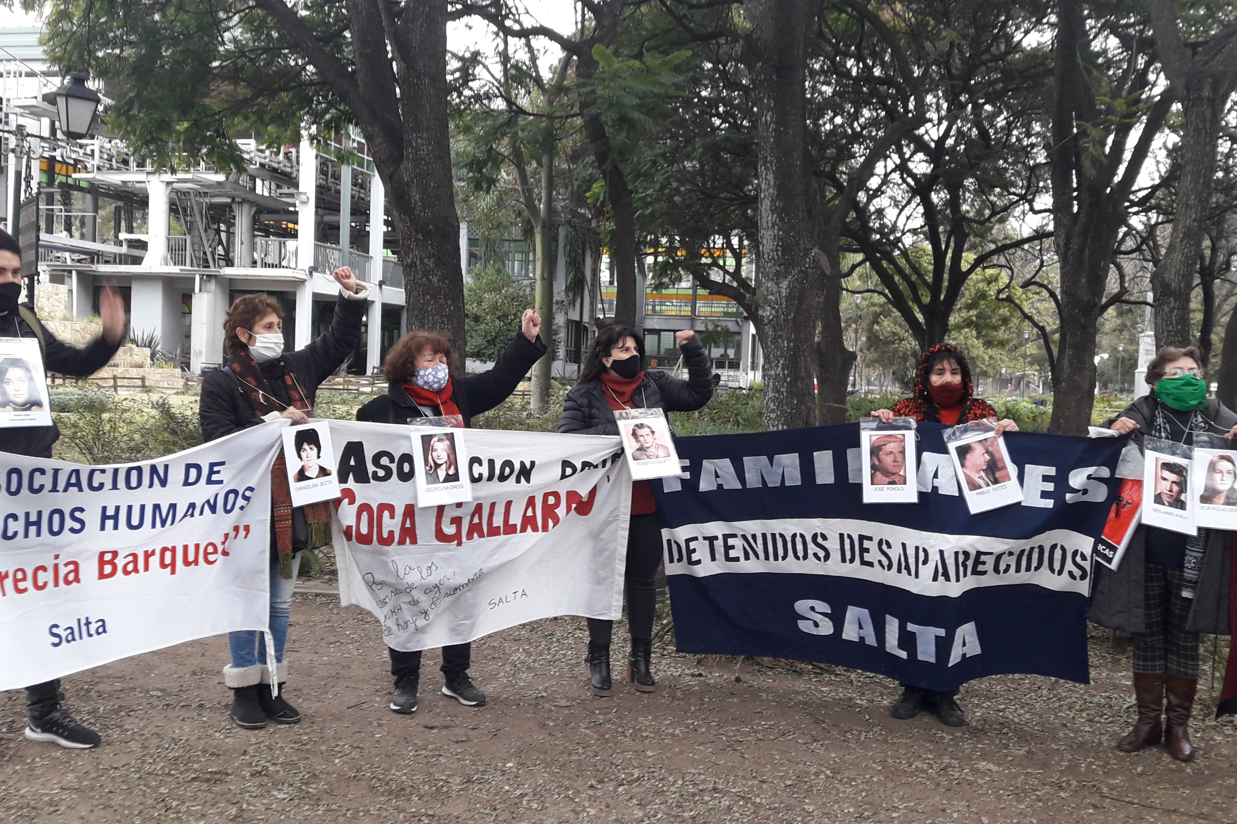 El acto simbólico, rápido, en el mural de Palomitas
