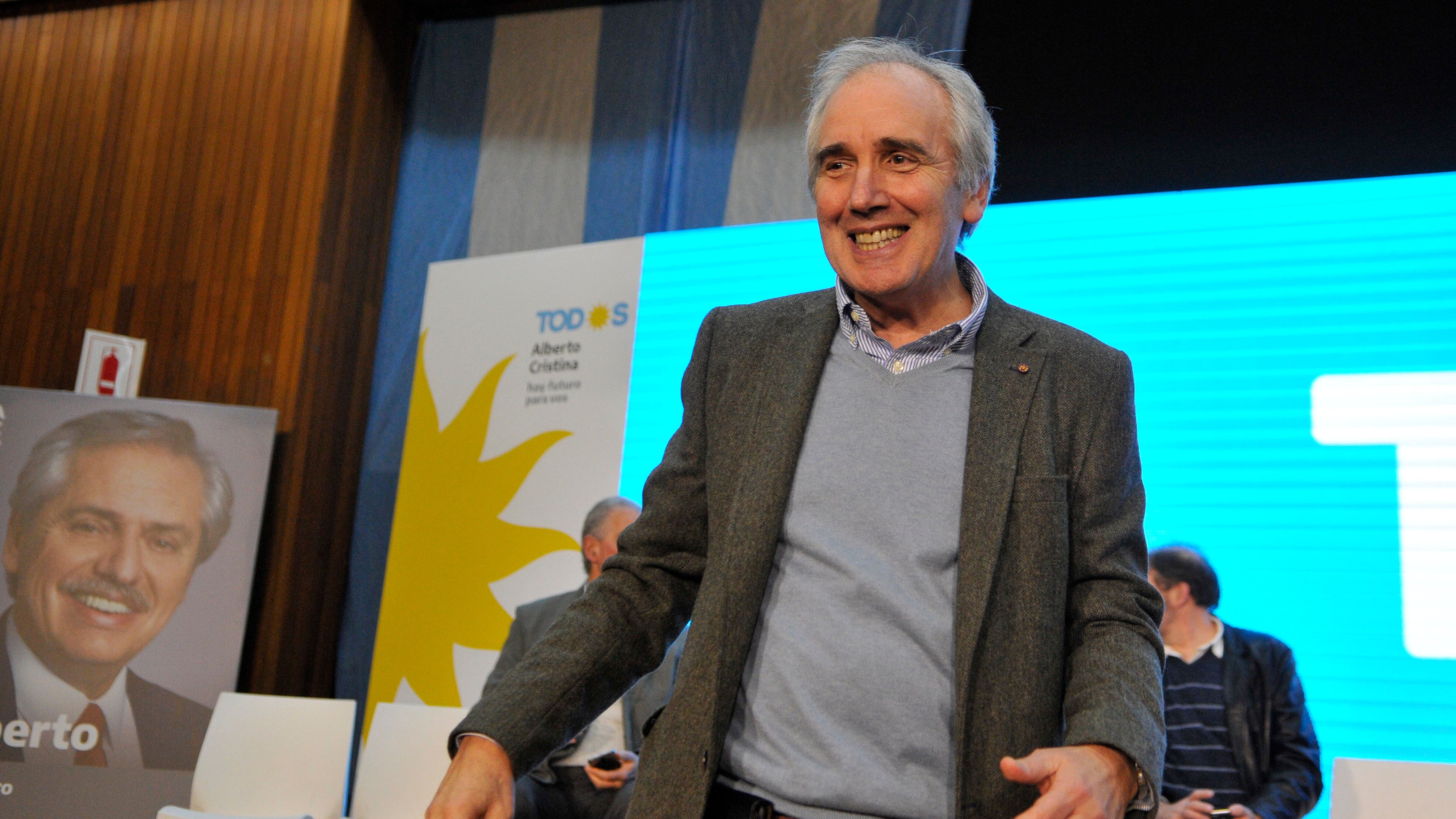 Kornblihtt, en el acto de ayer con Alberto Fernández en Ciencias Exactas. 