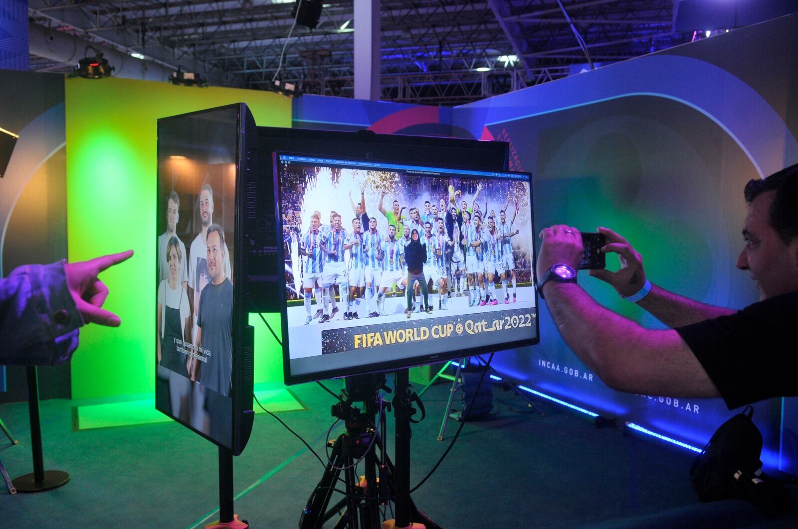 Una pantalla para Instalarse en medio del festejo de la Scaloneta.