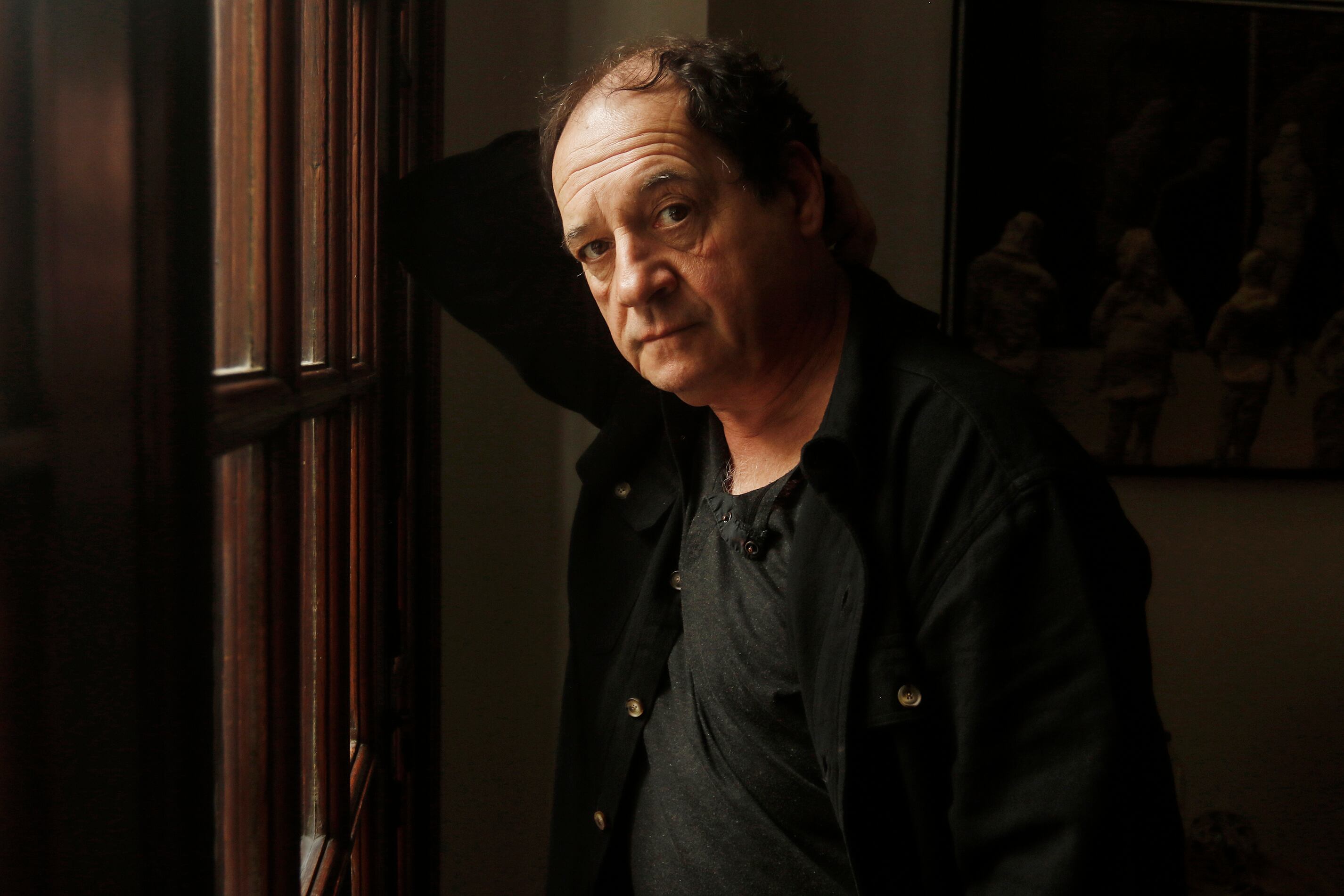 En teatro, Chávez repone por tercera vez en dieciséis años "Yo soy mi propia mujer". 