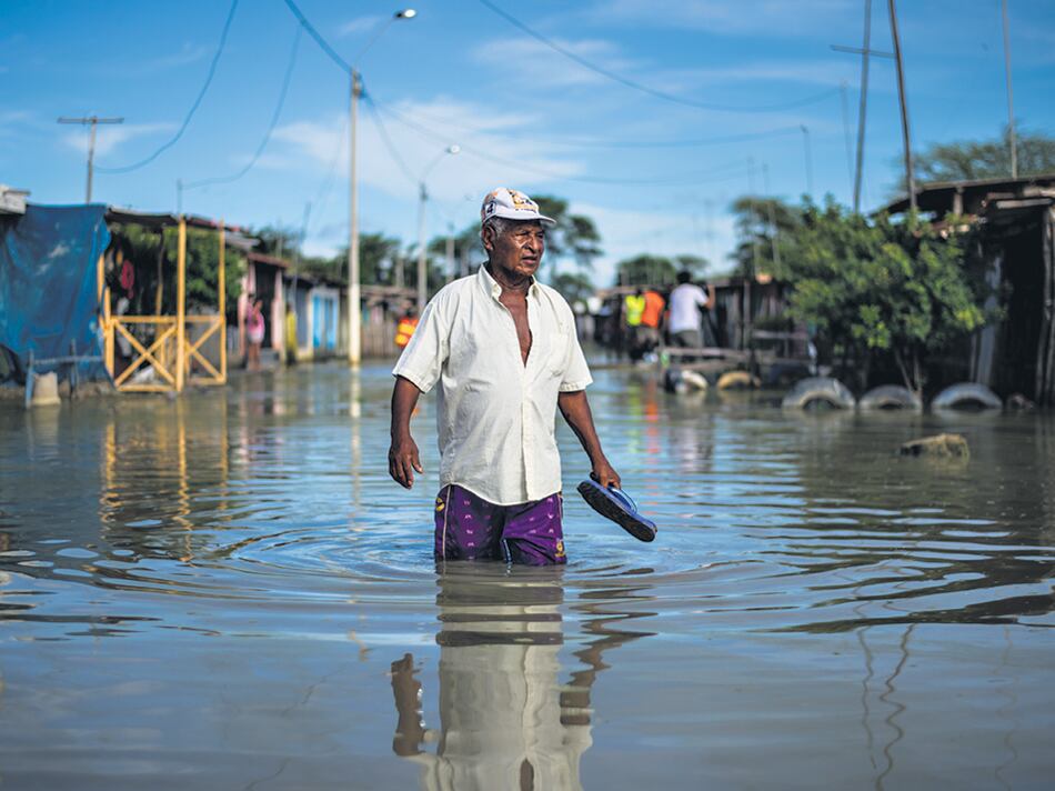 Los más golpeados por los desbordes de los ríos son los pobladores más pobres.