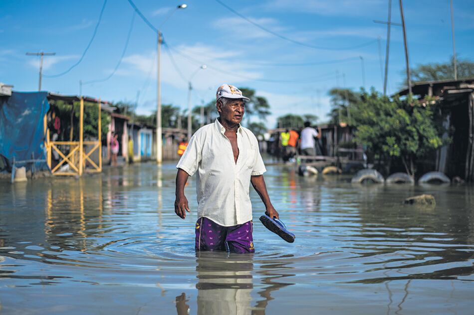 Los más golpeados por los desbordes de los ríos son los pobladores más pobres.