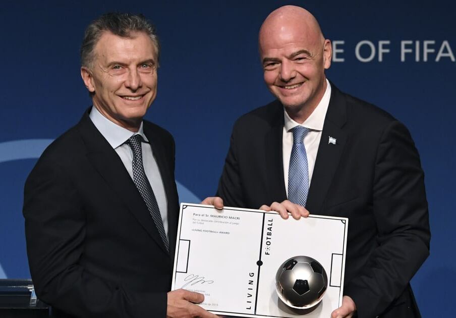 Infantino designó a Macri y ninguneó a la AFA y al fútbol argentino.