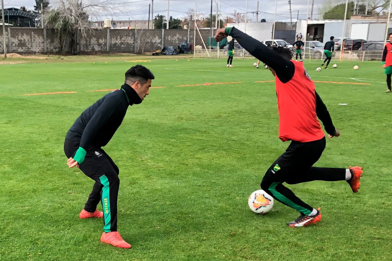 Defensa se prepara para recibir a Delfín de Ecuador.