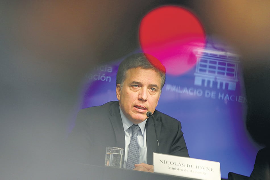 “Hemos cometido errores”, reconoció Dujovne, para luego culpar a la pesada herencia y a la causa de los cuadernos por la crisis económica.