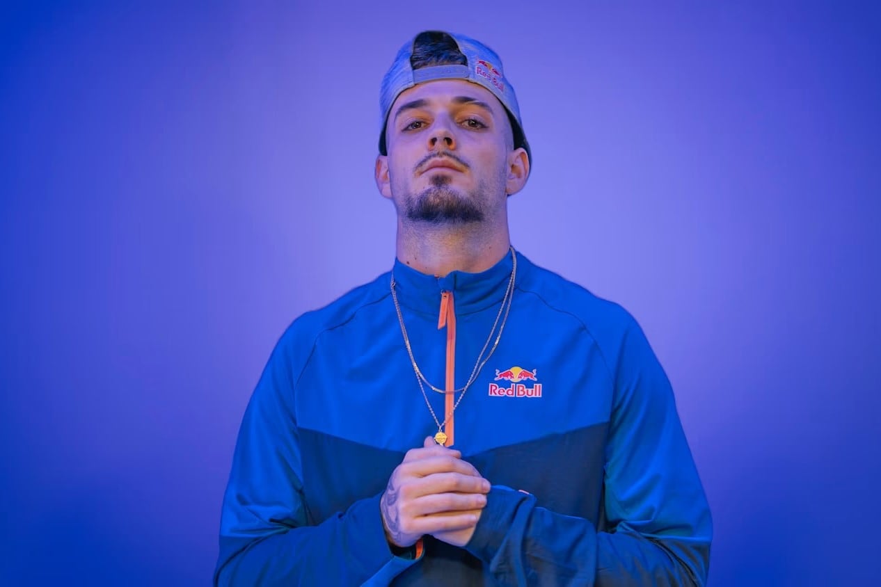 El español vuelve a agarrar el mic para la Red Bull Nueva Historia (29/11, Buenos Aires), que sumará a Frescolate, Dtoke y Skone